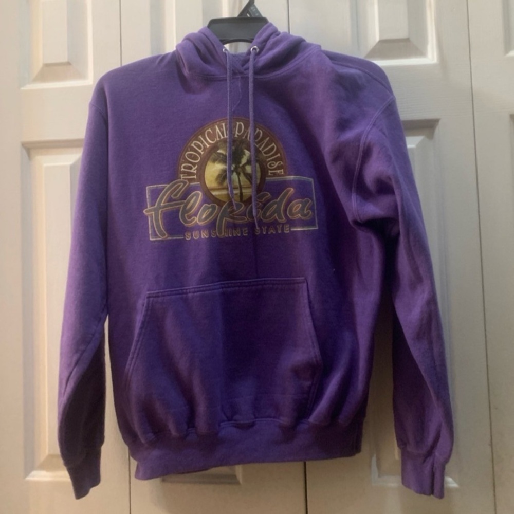“Tropical Paradise Florida Sunshine State” Men’s Purple Hoddies. Size: Large.